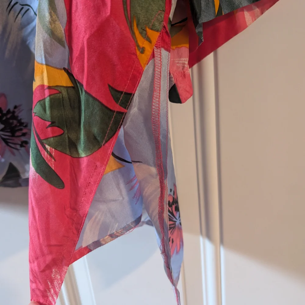 ✨ 5 For $50 Vintage Silk Vibrant Floral Oversized Button Up Size S - Picture 6 of 6